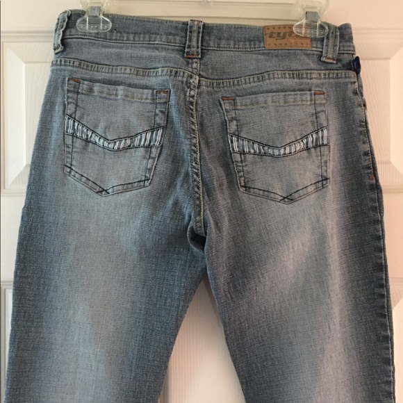 Jeans - Picture 2 of 3